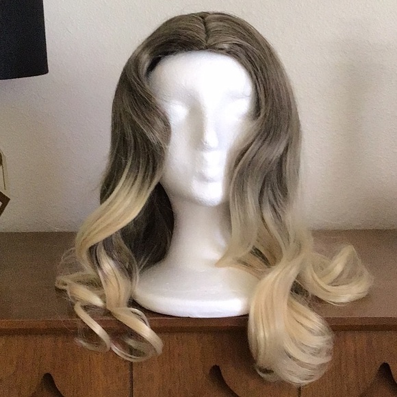 Wig - Picture 2 of 2